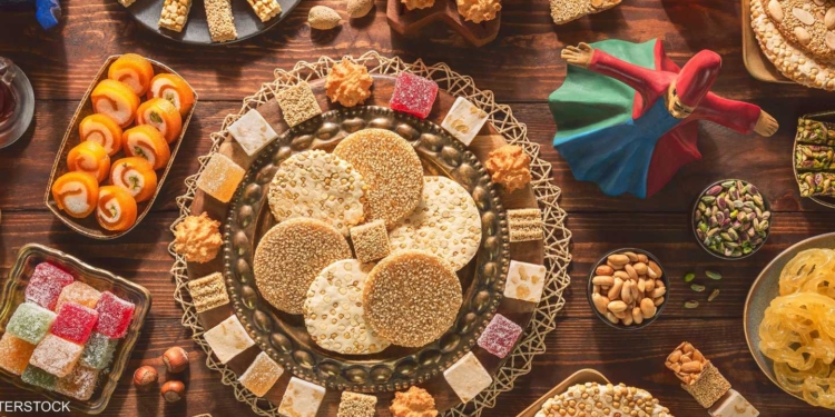 أضرار الإفراط في تناول حلويات المولد