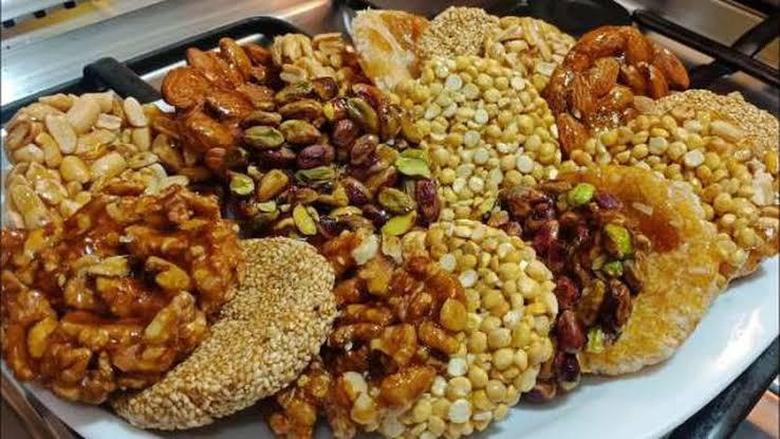 أضرار الإفراط في تناول حلويات المولد