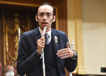 النائب محمد عبد العزيز