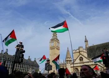 الأعلام الفلسطينية من قلب بريطانيا