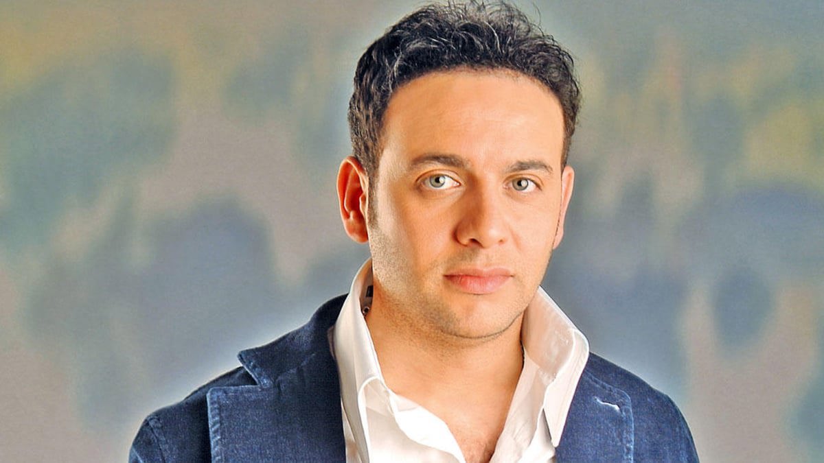 مصطفي قمر