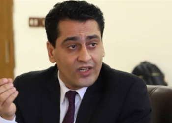 الكاتب الصحفي أيمن عبد المجيد