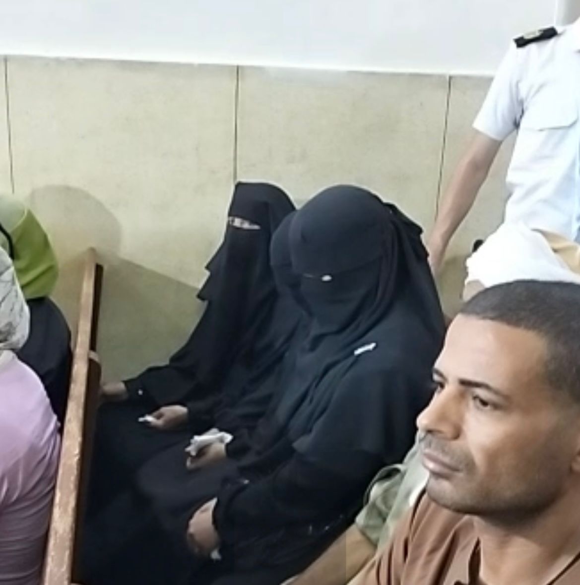 الزوجة الأولى 