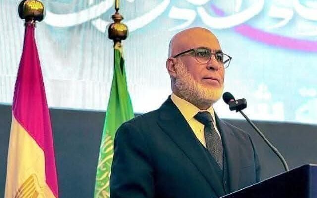 من هنا نبدأ| مدحت يوسف يكتب: التكامل بين مخرجات التعليم وسوق العمل في عصر الذكاء الاصطناعي - موقع الحرية الإخباري