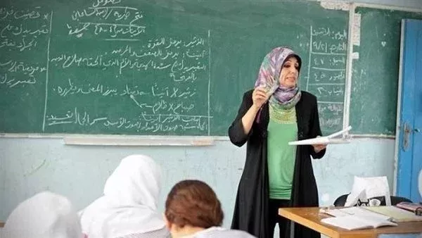 الاستعانة بالمعلمين المحالين إلى المعاش