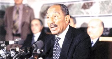 ترتيب عمر الشريف للقاء أنور السادات في إسرائيل