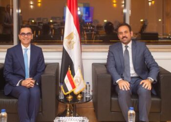وزير الاستثمار خلال لقائه مع الرئيس التنفيذي لجهاز مستقبل مصر