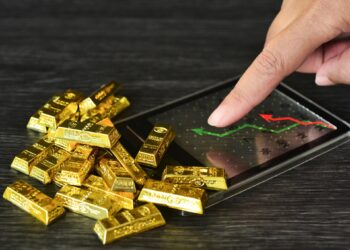 أسباب الارتفاع المرعب في أسعار الذهب.. الأسواق العالمية تشتعل والمستهلكون في حالة ترقب