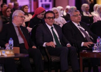 خالد عبد الغفار وأيمن عاشور