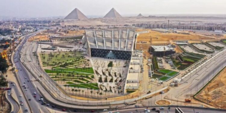 المنطقة المحيطة بالمتحف المصري الكبير- تعبيرية