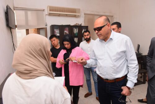 جانب من جولة وزير العمل