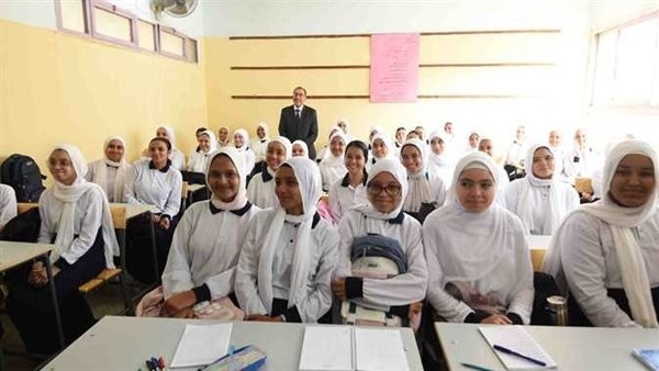 انطلاق امتحان شهر نوفمبر اليوم فى بعض المدارس