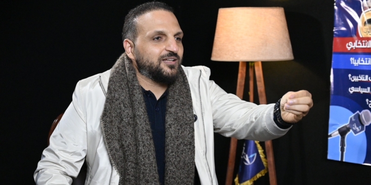 الكاتب الصحفي عمرو الديب رئيس تحرير موقع "تحيا مصر"