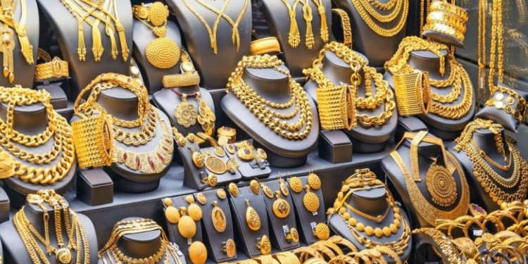 سعر الذهب مساء اليوم الإثنين