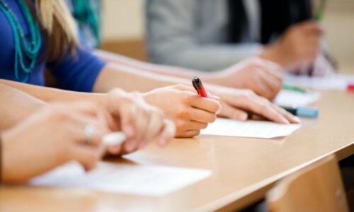 موعد إجازة نصف العام 2026 لطلاب المدارس والجامعات