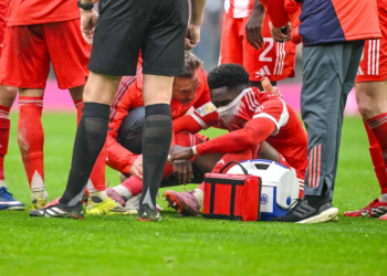 ألفونسو ديفيز لاعب بايرن ميونيخ