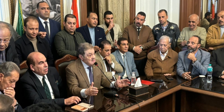أول اجتماع للسيد البدوي مع الوفديين بعد نجاحه
