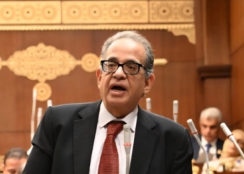 النائب طارق عبد العزيز