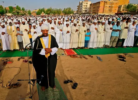 موعد صلاة عيد الفطر في السودان 2026.