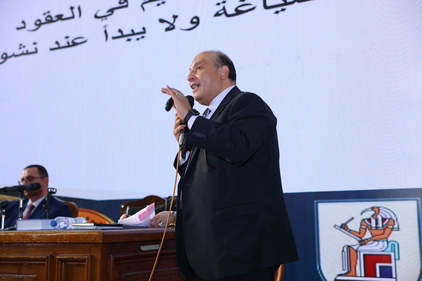 إبراهيم سعودي يستعرض القواسم المشتركة وعيوب صياغة عقود الطاقة في ورشة مركز تحكيم جامعة القاهرة - موقع الحرية الإخباري