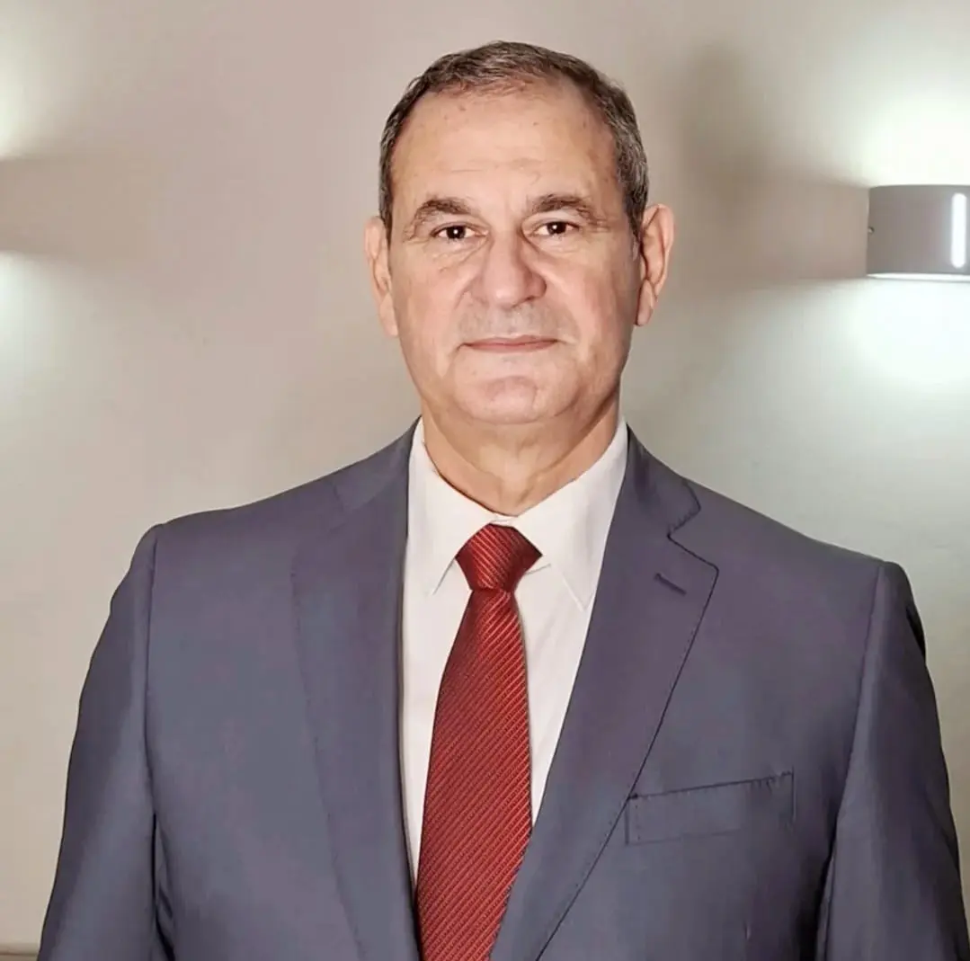 مدحت الشريف
