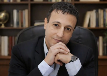 الكاتب الصحفي وليد الغمري