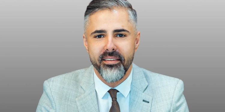 أحمد عزام