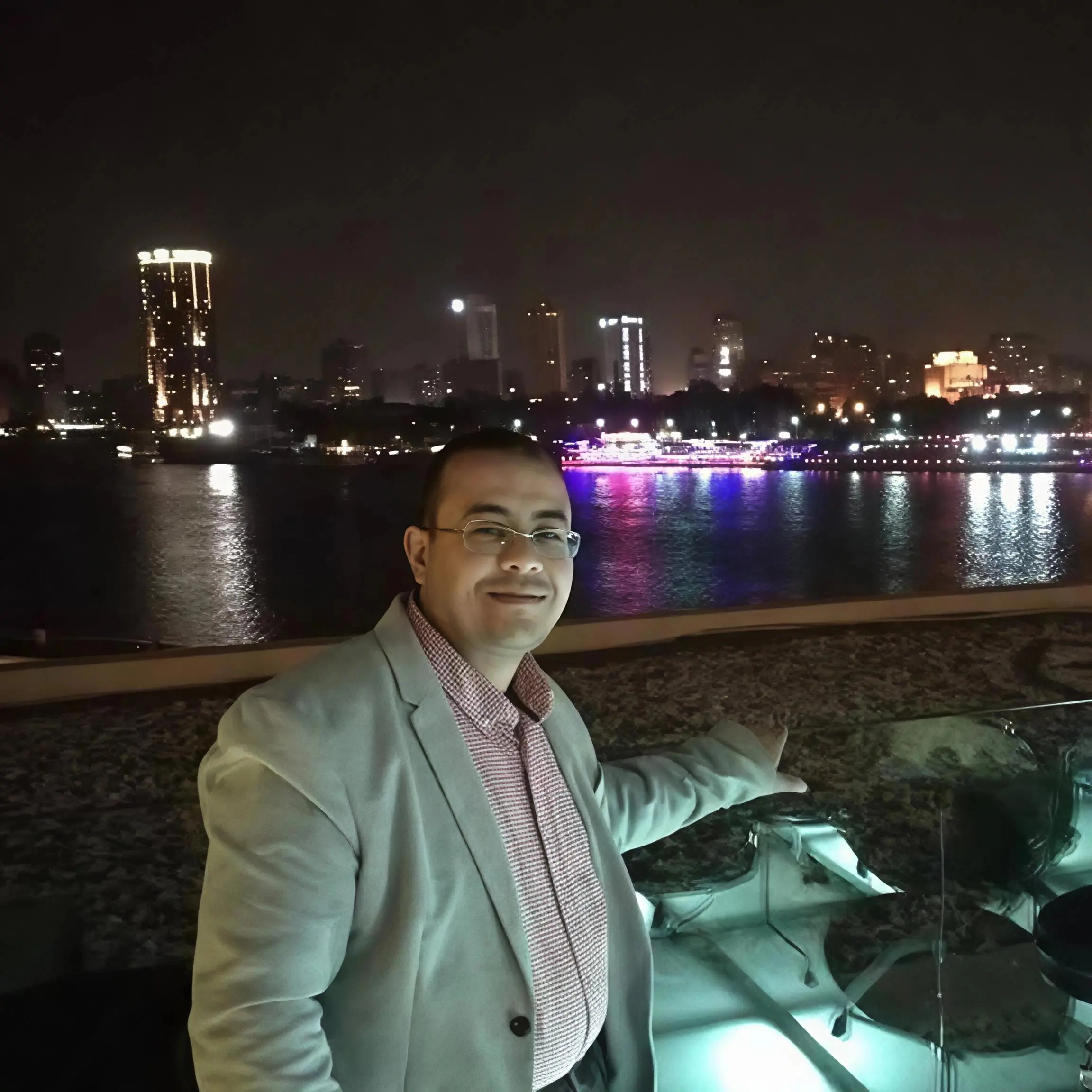 الدكتور محمد فوزي عبد العال، الأستاذ  بكلية الطب جامعة أسيوط