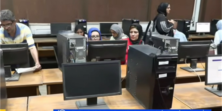 سماسرة الجامعات