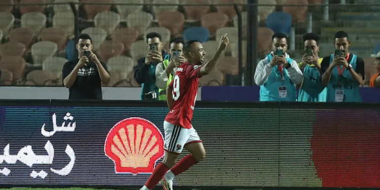 لاعب النادي الأهلي