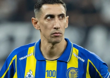 أنخيل دي ماريا بقميص روزاريو سنترال