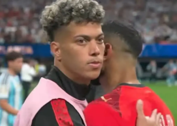 إمام عاشور لاعب الأهلي
