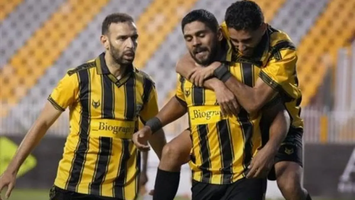 لاعبو المقاولون العرب يحتفلون بهدف
