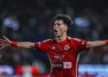 إمام عاشور لاعب الأهلي