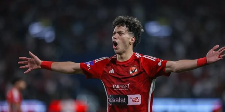 إمام عاشور لاعب الأهلي